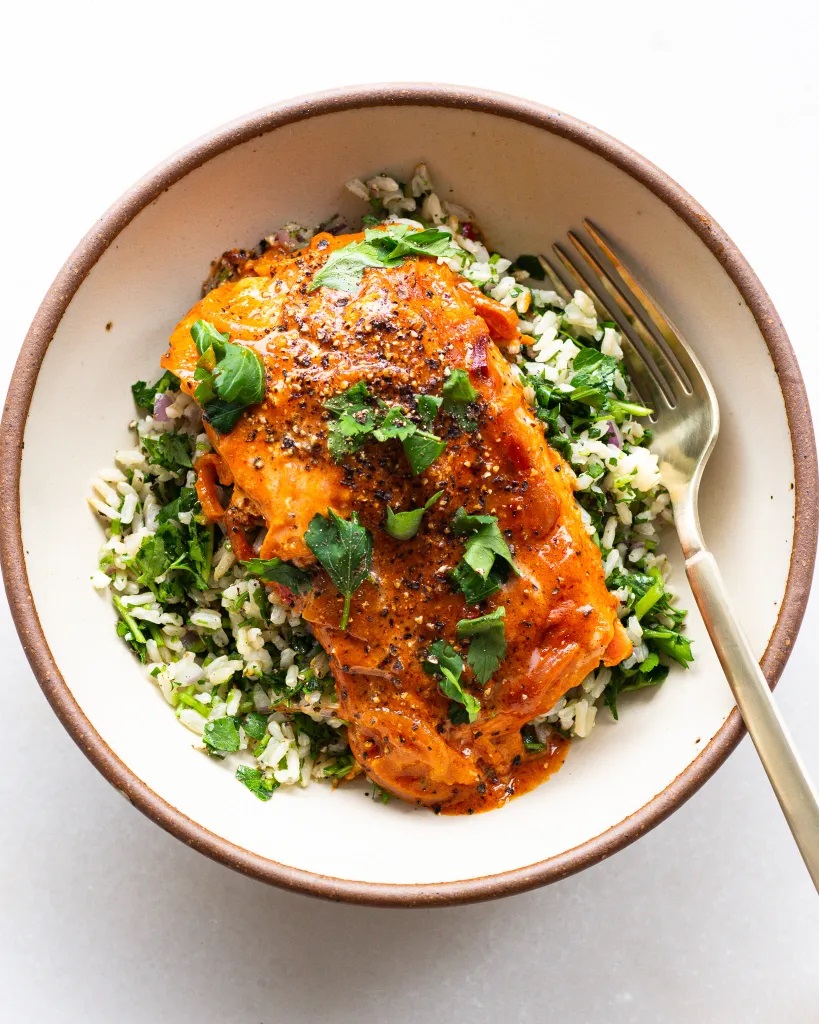 Salmão de Caril com Arroz de Ervas